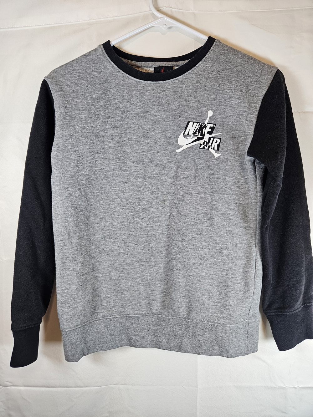 Nike Air Jordan Grey Body Black Sleeve Crewneck Sweatshirt 10-12 Years